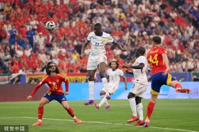 米乐m6-包含精彩绝伦！欧洲豪门球队今晚将在赛场上交锋！的词条