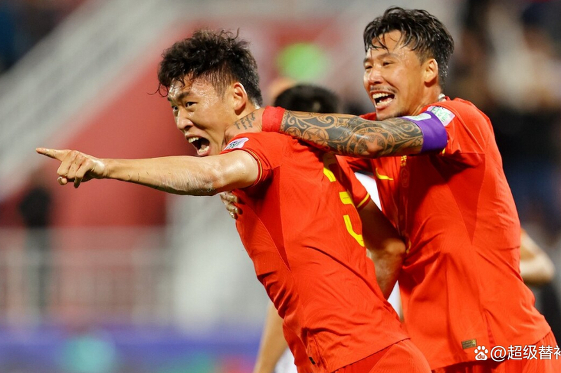 亚洲球队在国际赛场上燃情拼搏！