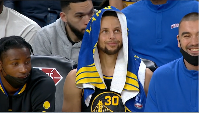 包含尤文图斯后防双雄合璧，完胜对手稳操胜券的词条