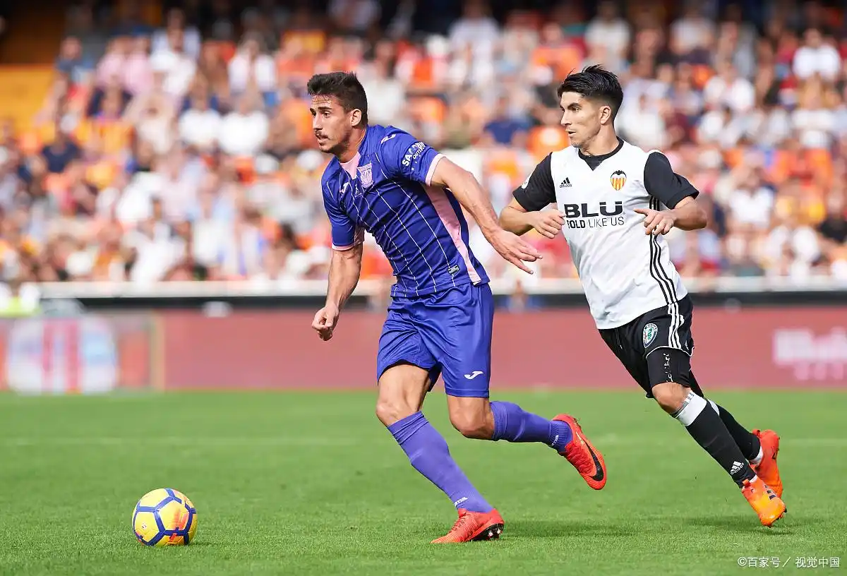 皇马主场大胜比利亚雷亚尔保持西甲榜首的简单介绍