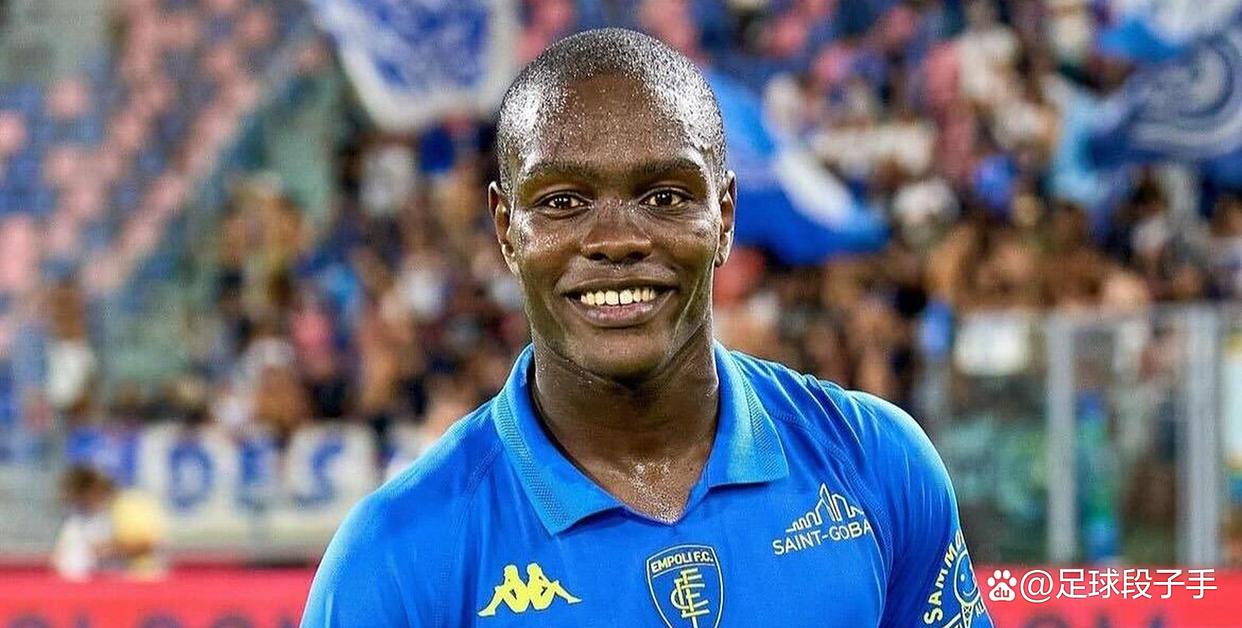 包含巴勒莫主场困难战胜，教练赞赏球员表现的词条